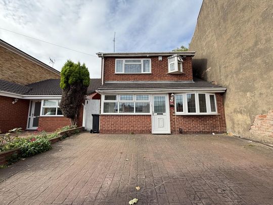 4 bedroom detached house to rent - Photo 1