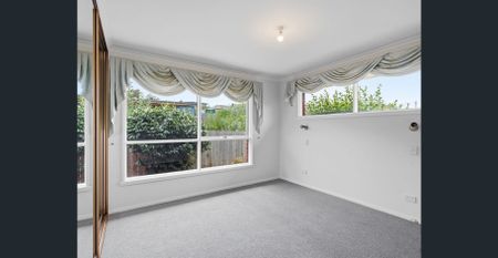 Great Three Bedroom Home - Photo 3