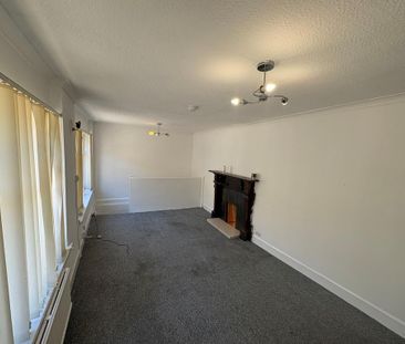 3 bedroom flat to rent - Photo 3