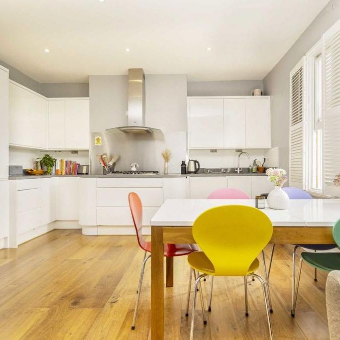 4 bedroom flat to rent - Photo 1
