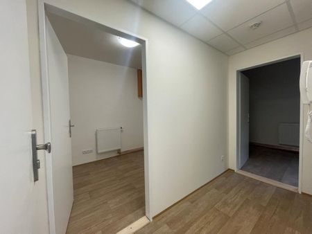 Pronájem bytu 2+kk 27 m2 - Fotografie 3