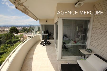 En location à Cannes : appartement VUE MER PANORAMIQUE - Photo 4