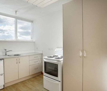 Three bedroom low-maintenance home - Photo 1