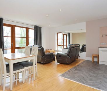 11d The Pines, 46 Windsor Park, Belfast BT9 6JU - Photo 2