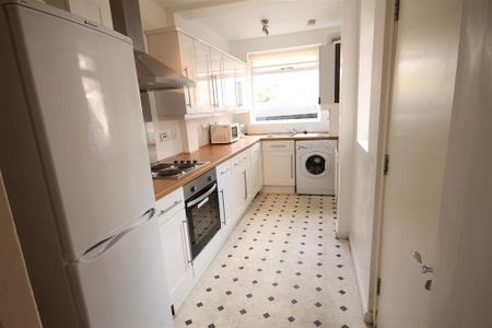 4 bedroom terraced house to rent - Photo 5