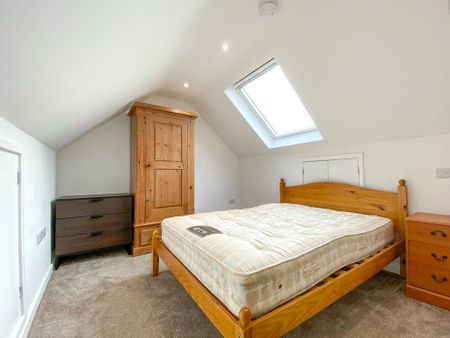 1 bedroom in a house share to rent - Photo 5