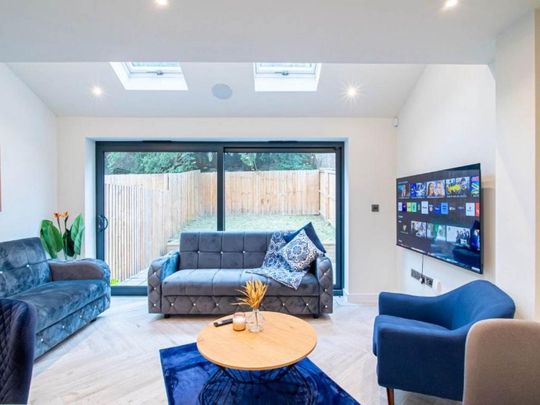 4 bedroom townhouse to rent - Photo 1