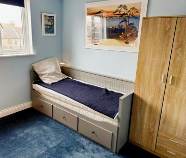 Bright double bedroom Female only - Photo 6