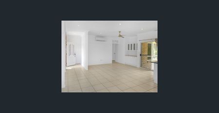 Spacious Family Retreat in Prime Location - Photo 2