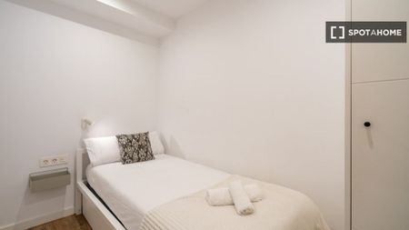 3 room luxury Flat for rent in Barcelona, Catalonia - Photo 3