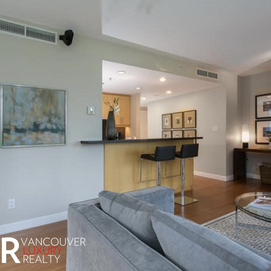 Condo in Downtown Vancouver, BC - Photo 1