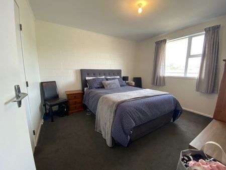 2/12 Stewart Drive, Newlands - Photo 2