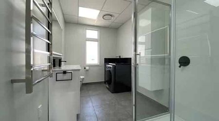 Three Bedroom - City Centre. - Photo 4
