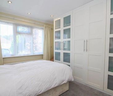 3 bedroom semi-detached bungalow to rent - Photo 5