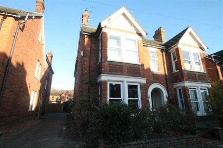 Merton Road, MK40 - Photo 2