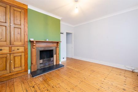 3 bed House - Mid Terrace To Let - Photo 2