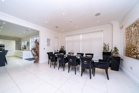 6 bedroom detached house to rent - Photo 5