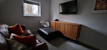 6 bedroom end of terrace house to rent - Photo 2