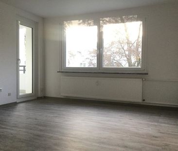 Geräumig geschnittene 3-Zimmer-Wohnung mit Balkon - Photo 1