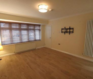 2 bedroom end of terrace house to rent - Photo 5