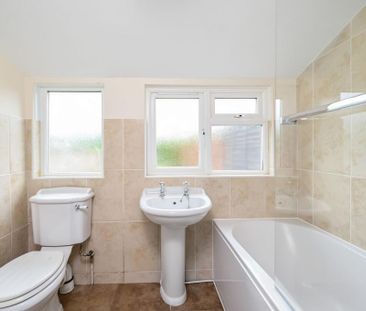 3 bedroom terraced house to rent - Photo 6
