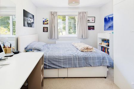 4 bedroom semi-detached house to rent - Photo 5