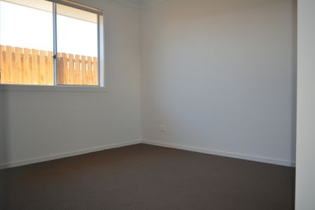 5 Downs Street, GLENVALE - Photo 3