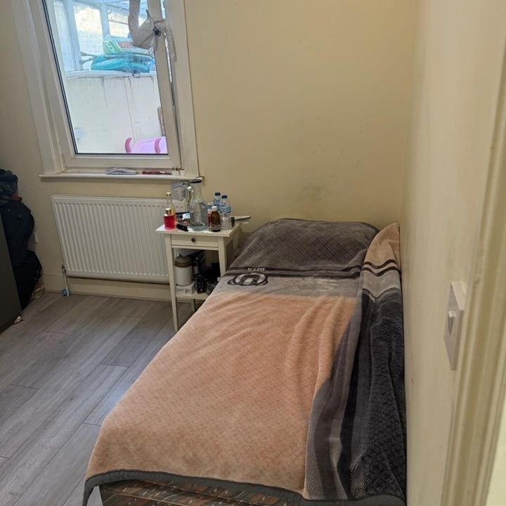 Room in a Shared House, Erskine Road, E17 - Photo 1