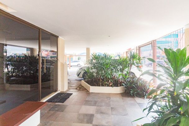 Apartamento com 2 quartos e 58m² para alugar em Passo da Areia, Porto Alegre. - Foto 1