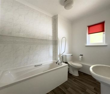 3 bedroom bungalow to rent - Photo 1