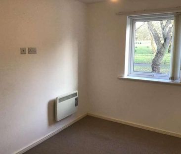 Tattershall Court, Stoke-on-trent, ST4 - Photo 6