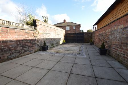 3 Bedroom Terraced House - Photo 5