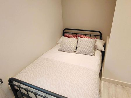 YOHO Kingston Addison Gardens 2b1b Room 1 - Photo 4