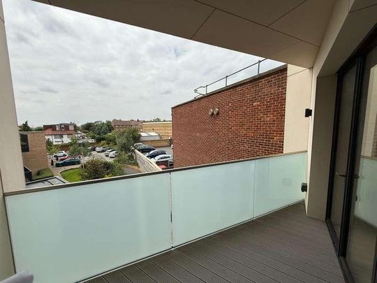 Finchley Road, London, NW11 - Photo 1