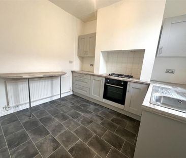 2 bedroom end of terrace house to rent - Photo 3