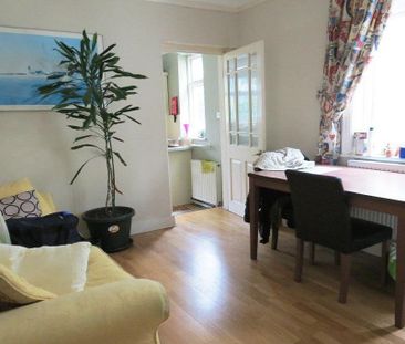1 bedroom in a flat share to rent - Photo 3