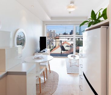 Contemporary 1 bedroom apartment with balcony overlooking Harbour B... - Photo 2