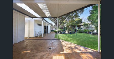 Spacious 4 bedroom home in South Penrith - Photo 5