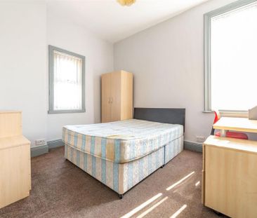 5 bedroom terraced house to rent - Photo 5