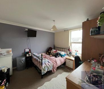 5 bedroom detached house to rent - Photo 4