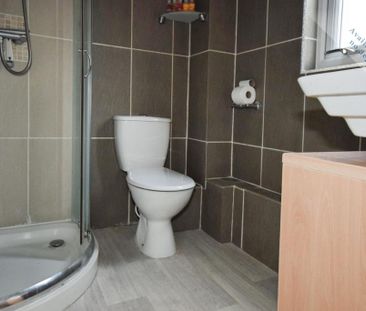 3 bedroom end of terrace house to rent - Photo 5