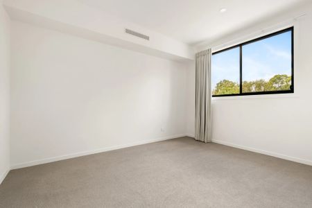 Premium Architect-Styled Four-Bedroom Townhouse - Photo 5