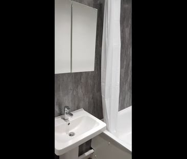 1 Bed Flat, Monk Bridge Road, LS6 - Photo 5