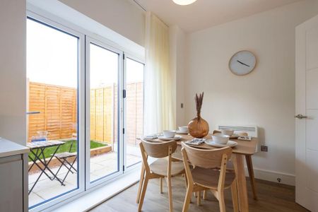 2 bedroom townhouse to rent - Photo 2