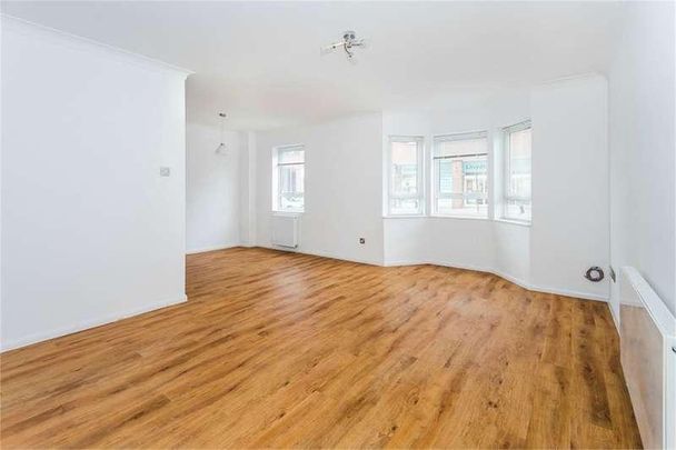 High Street, Iver, SL0 - Photo 1