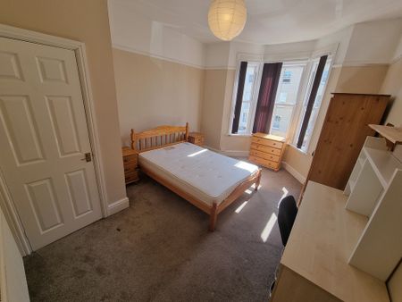 6 Bed Student Accommodation - Photo 2