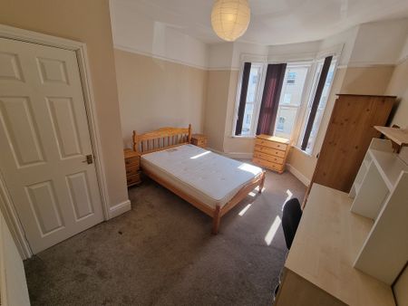 6 Bed Student Accommodation - Photo 3