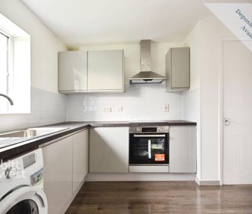 2 bedroom end of terrace house to rent - Photo 2