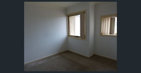 Walk to Station - Photo 2