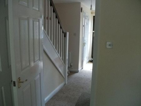 2 bedroom semi-detached house to rent - Photo 3